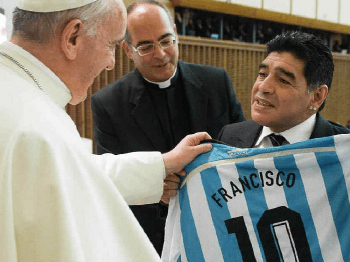 El papa Francisco recordó a Maradona: "Fue un poeta en la cancha"