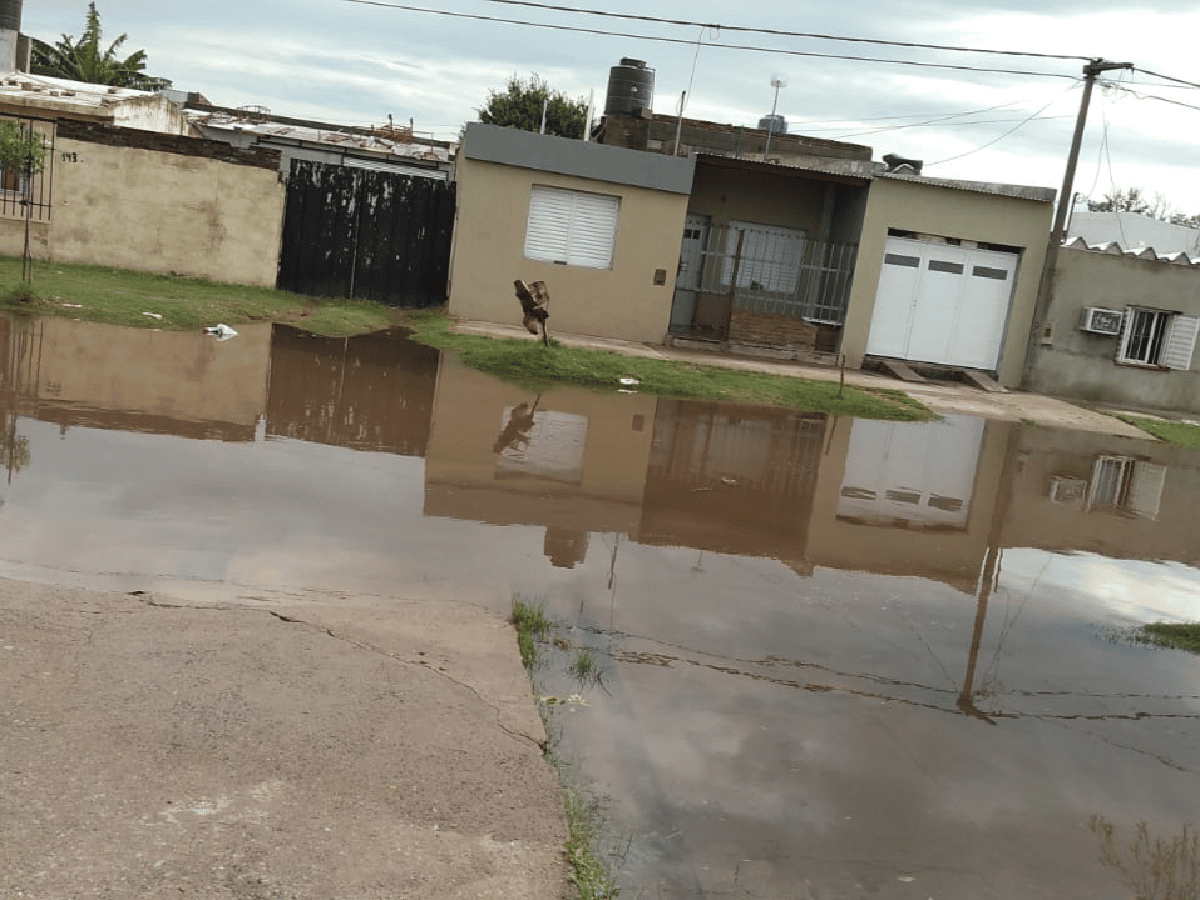La lluvia volvió a ocasionar problemas para vecinos de Frontera 
