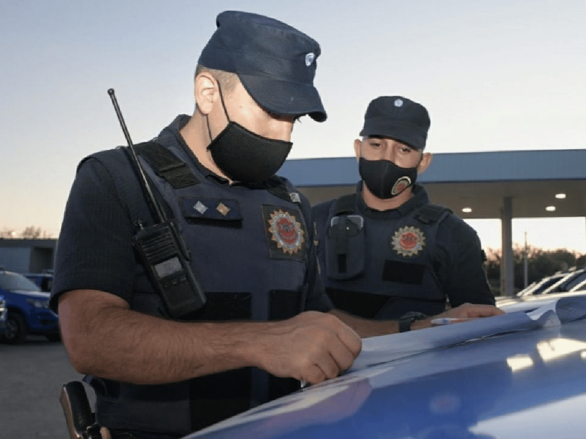 Comenzaron a vacunar a policías en Córdoba