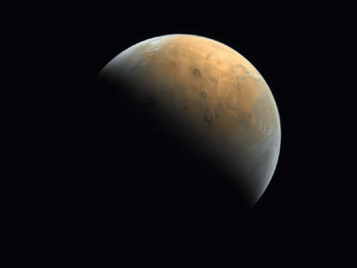 Emiratos Árabes: la sonda Esperanza envió la primera imagen de Marte