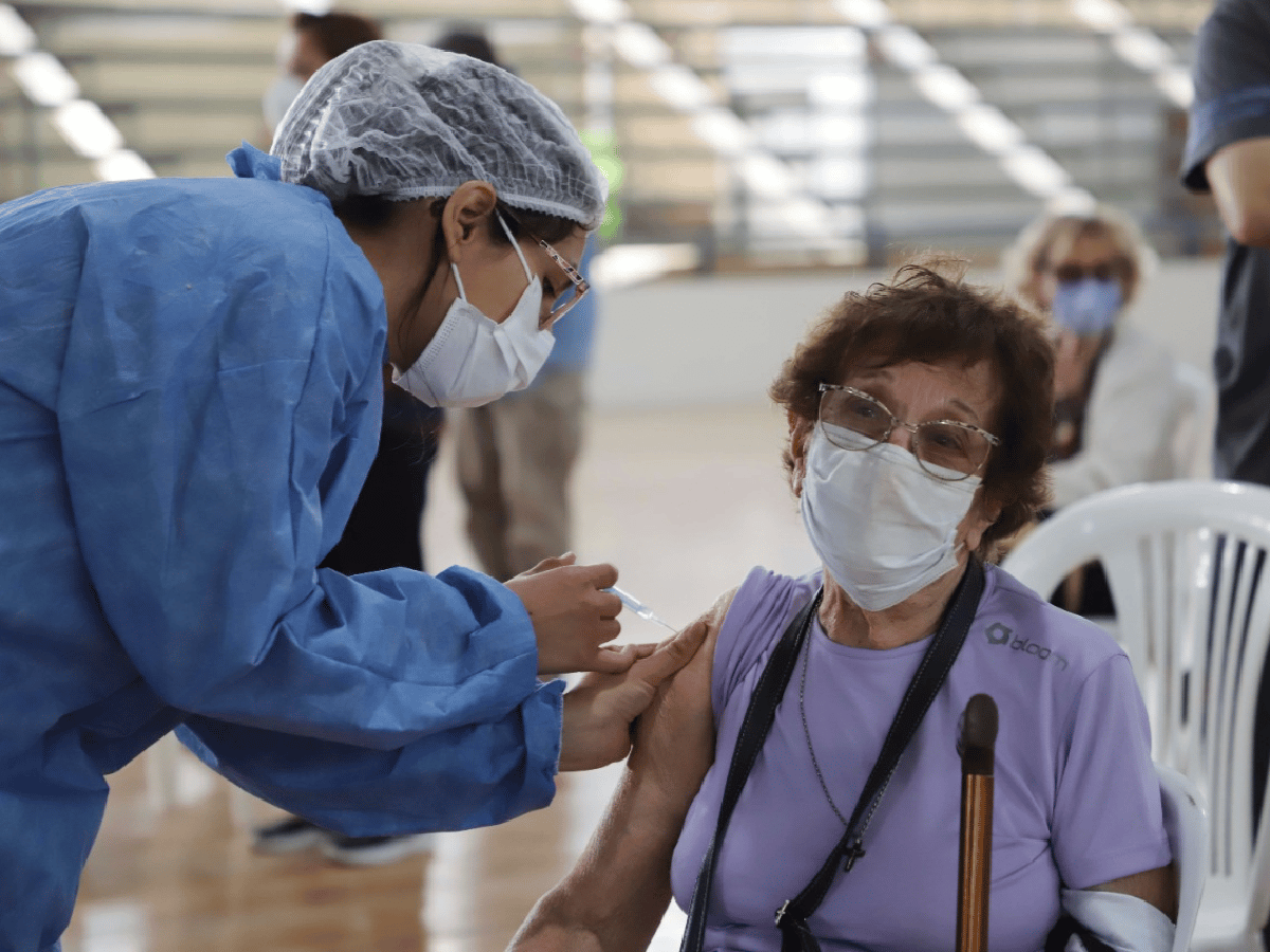 Otras 145 personas murieron y 8.234 fueron diagnosticadas con coronavirus en el país