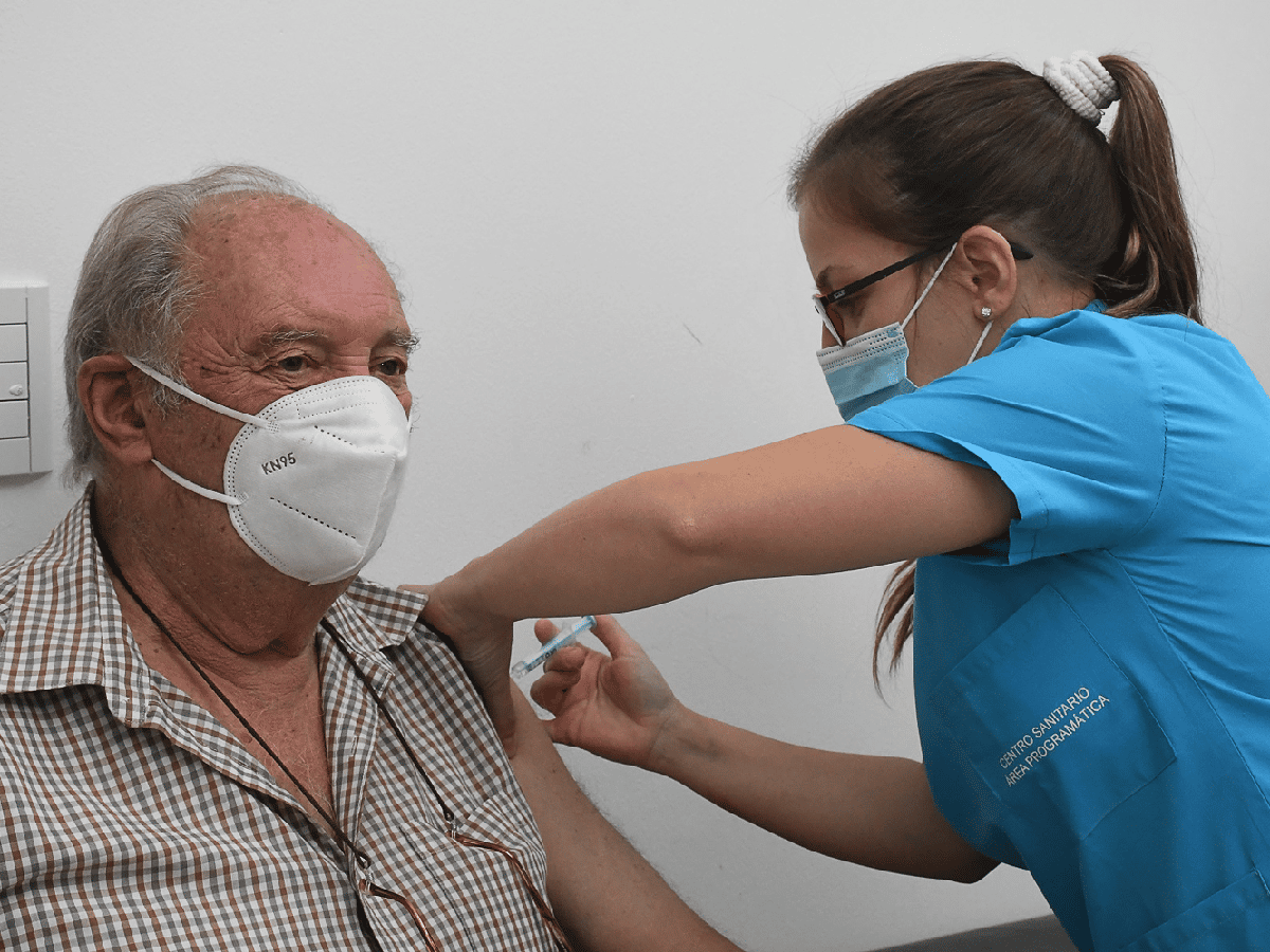 Cómo ordenar las vacunas contra el coronavirus, gripe y el neumococo