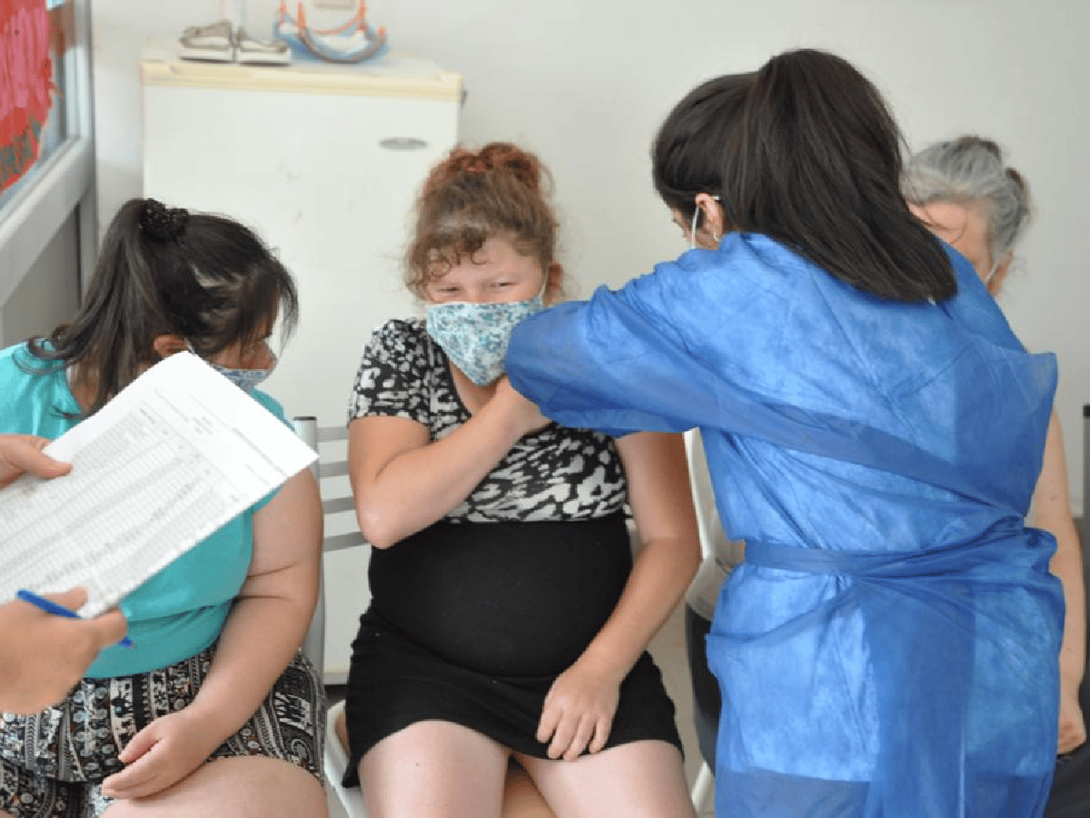 Vacunaron a residentes y trabajadores del Cottolengo: siguen más docentes y adultos mayores 