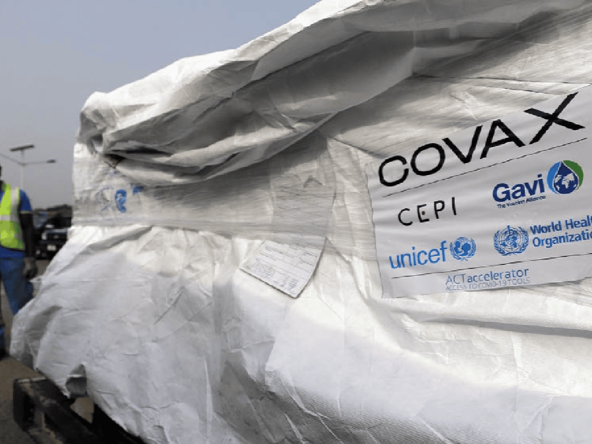 Llegaron al país 864 mil dosis de vacunas contra el coronavirus del Fondo Covax