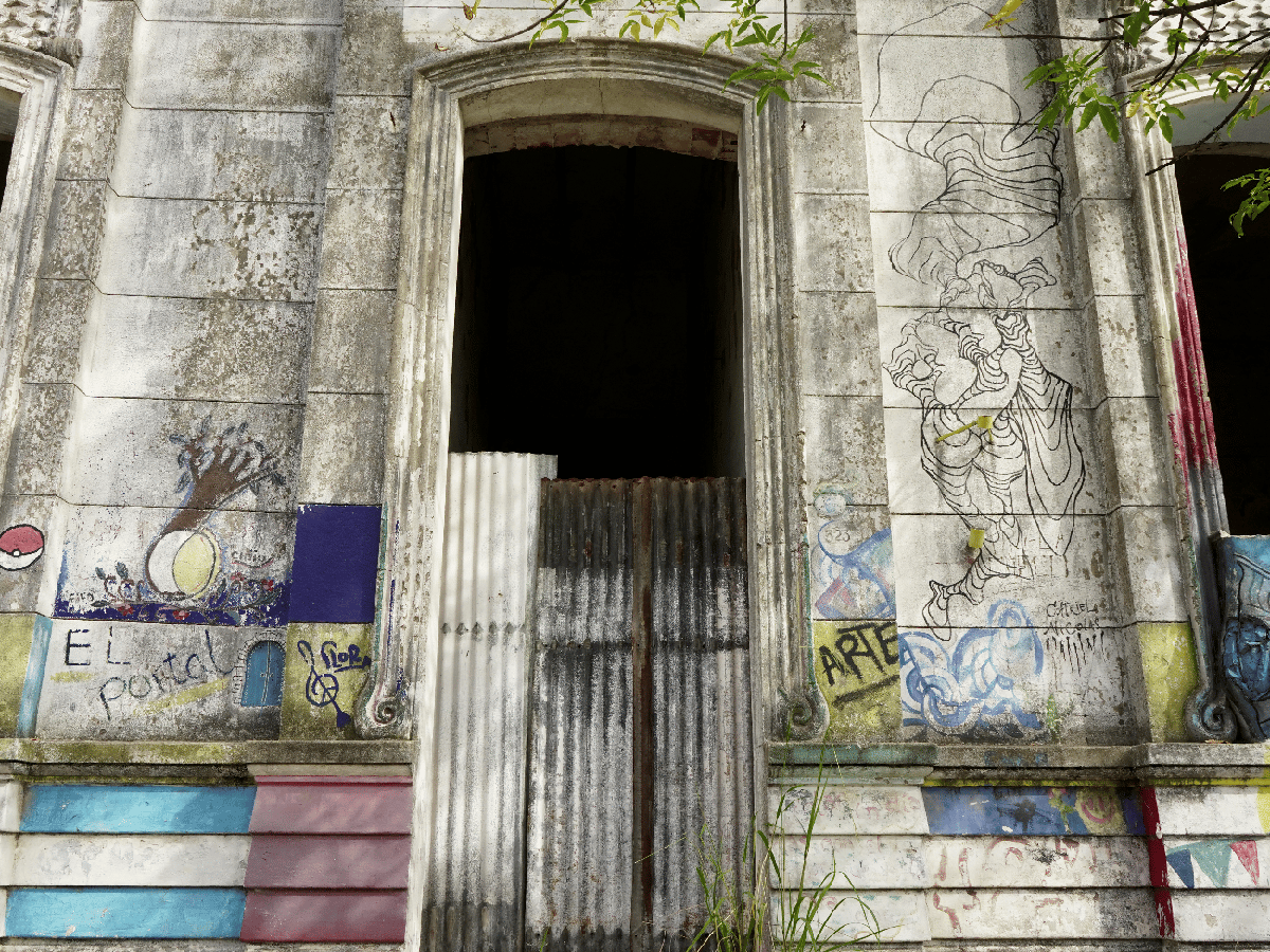 El adiós final: demuelen el viejo edificio del San Martín, ¿conservará su fachada?  