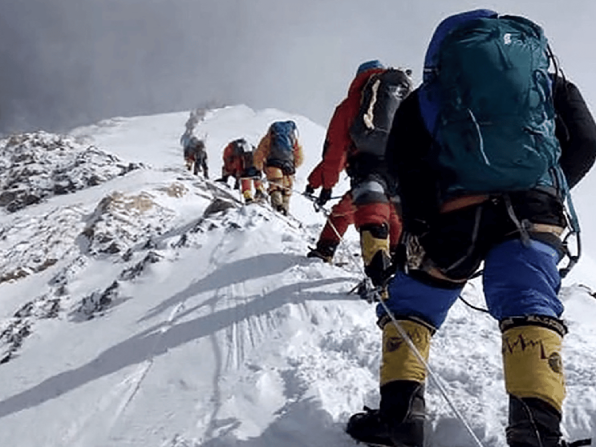 China planea demarcar la frontera en la cima del Everest debido al coronavirus