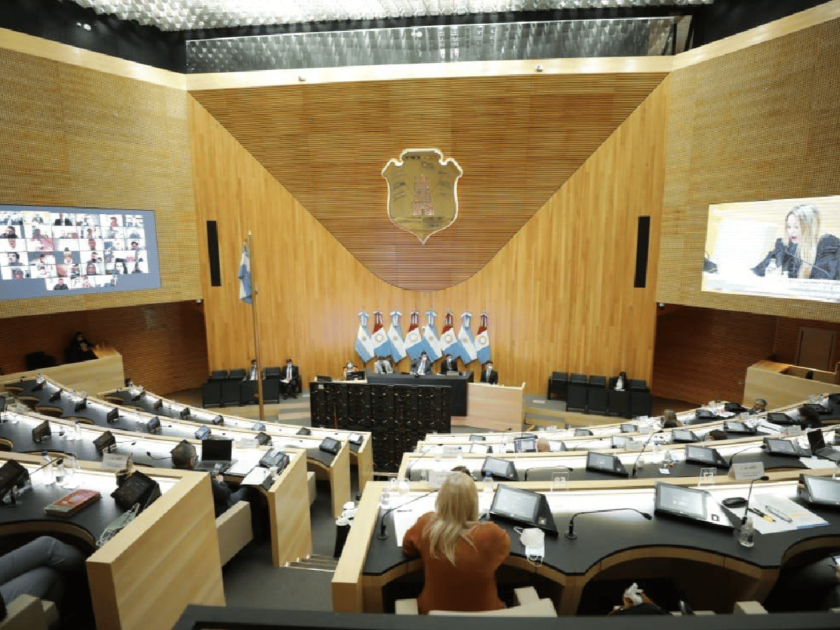 La Legislatura aprobó la ley que permite a Córdoba comprar vacunas 