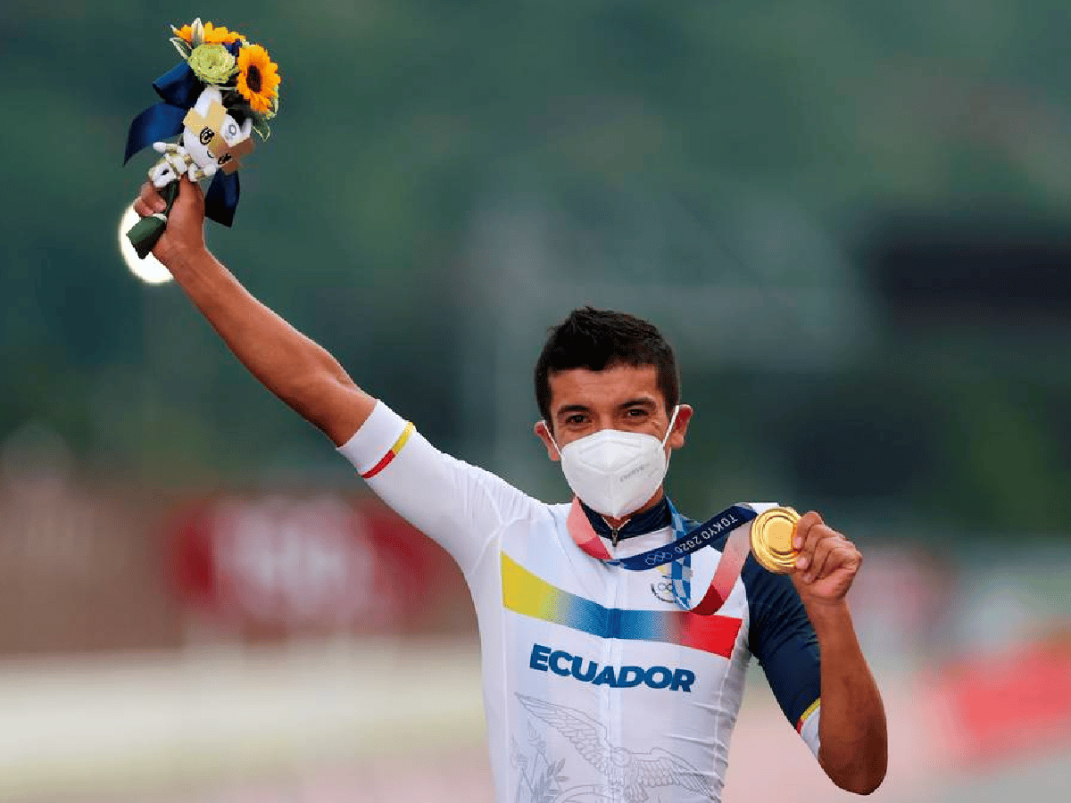 Ecuatoriano Carapaz consiguió el oro en ciclismo de ruta