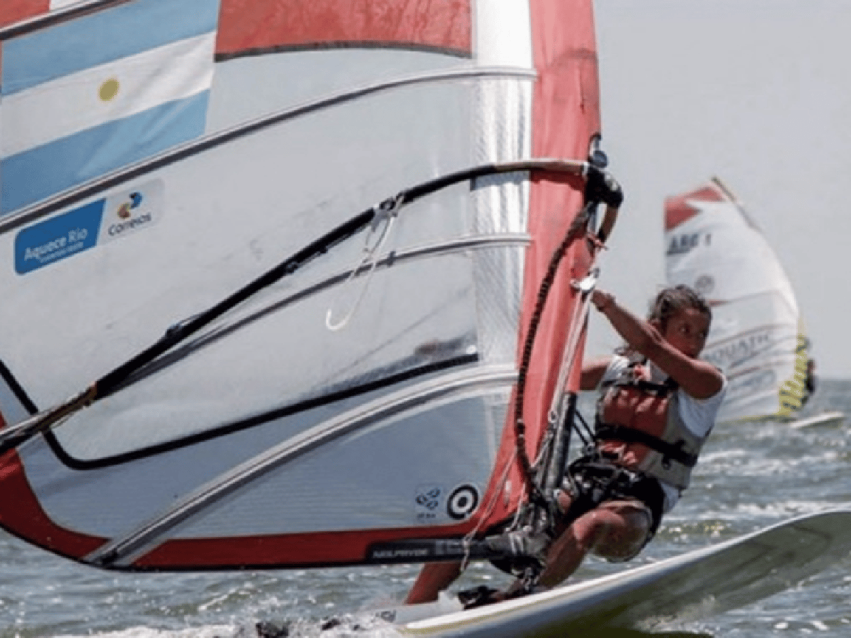 Flojo comienzo de los argentinos en windsurf y laser