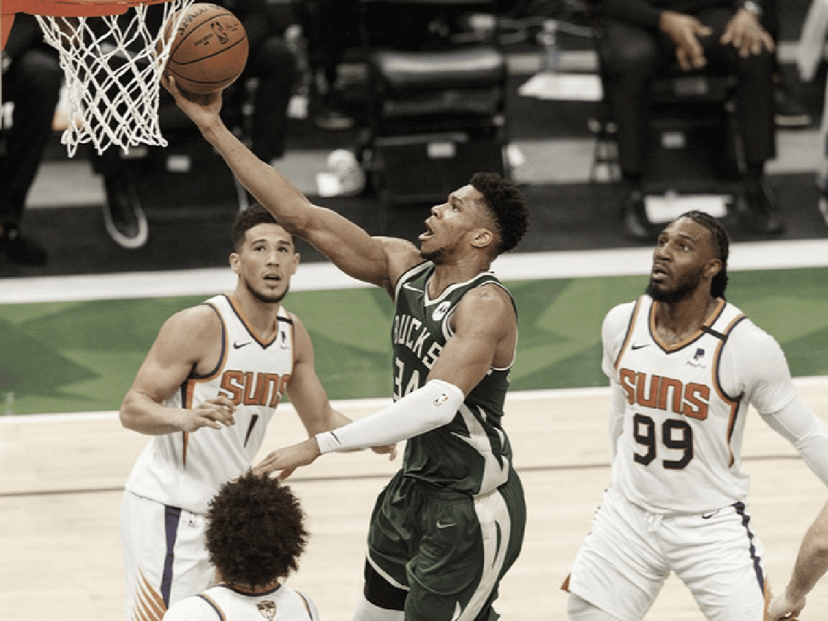 Milwaukee volvió al triunfo ante Suns por la final de NBA