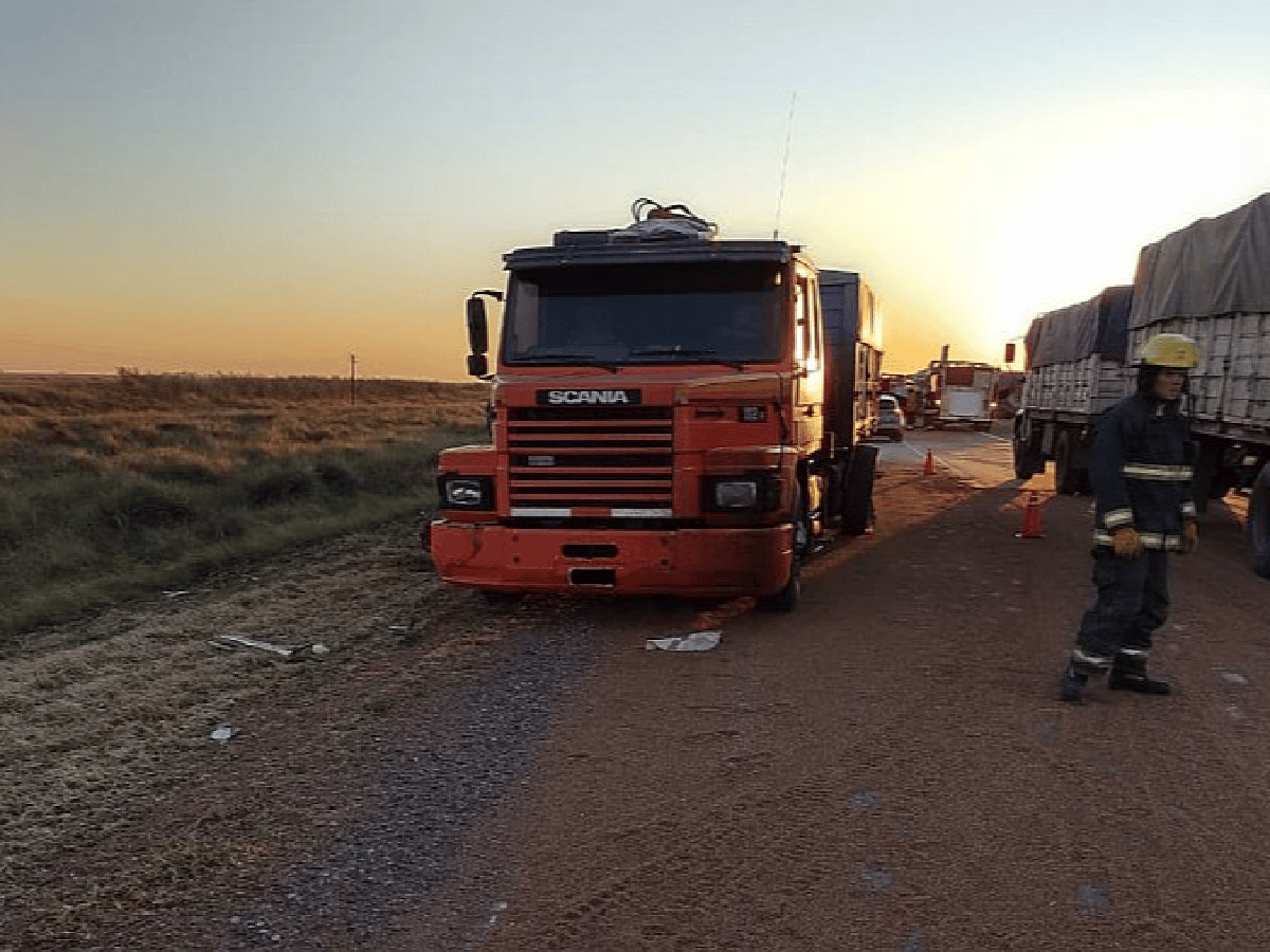 Un muerto en triple choque entre camiones en Landeta 
