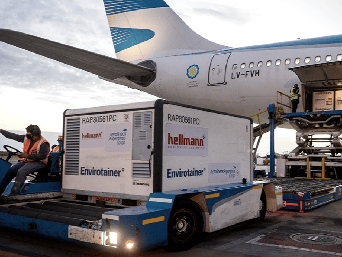 Partió un nuevo vuelo de Aerolíneas Argentinas en busca de más vacunas Sinopharm