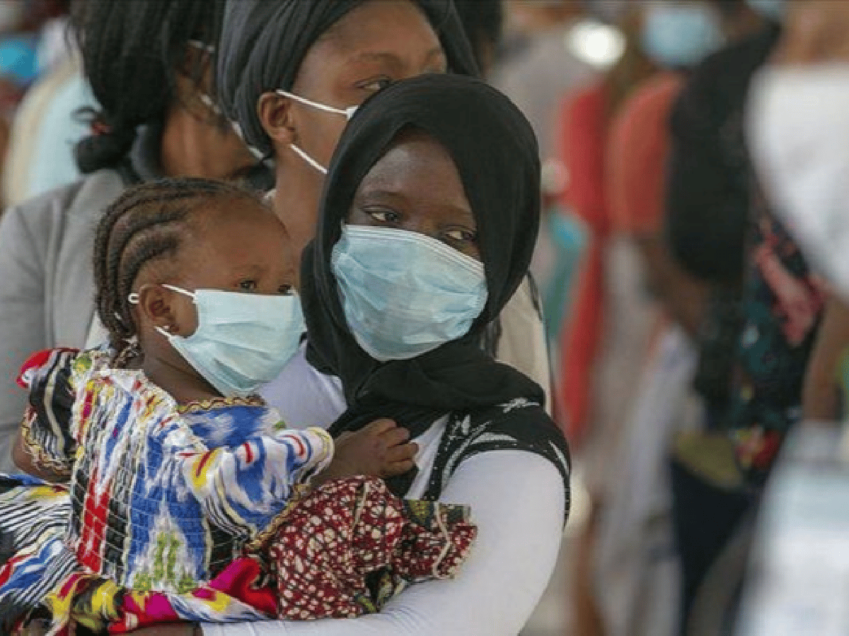  Sudáfrica: identificaron otra variante hipercontagiosa de coronavirus