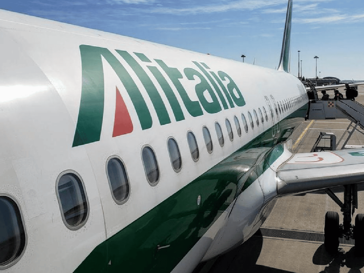 Alerta máxima para los argentinos en el exterior: Alitalia cancela todos sus vuelos