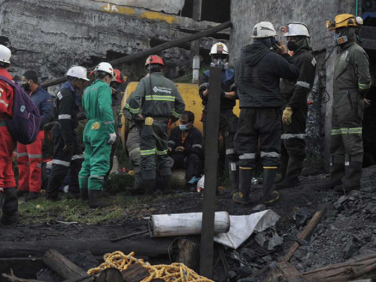 Reportan 12 muertos tras una explosión en una mina ilegal de carbón en Colombia