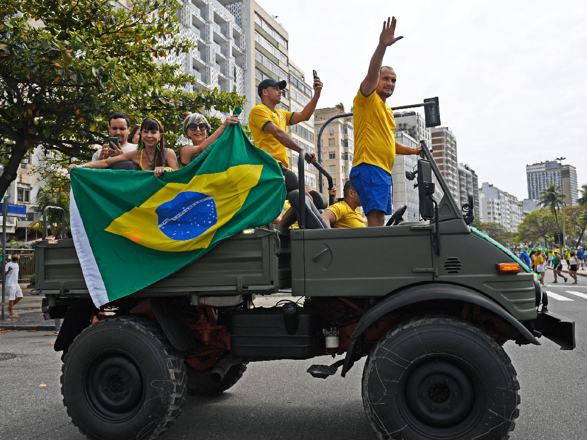 Bolsonaro amenaza con dar un golpe a la Corte Suprema ante una multitud en Brasilia