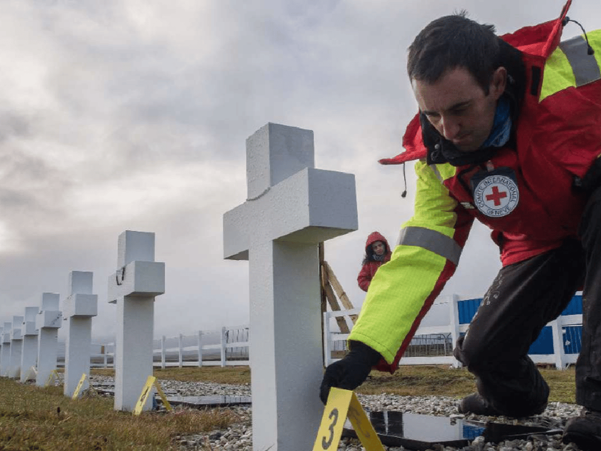 Identifican los restos de soldados  argentinos inhumados en las Malvinas