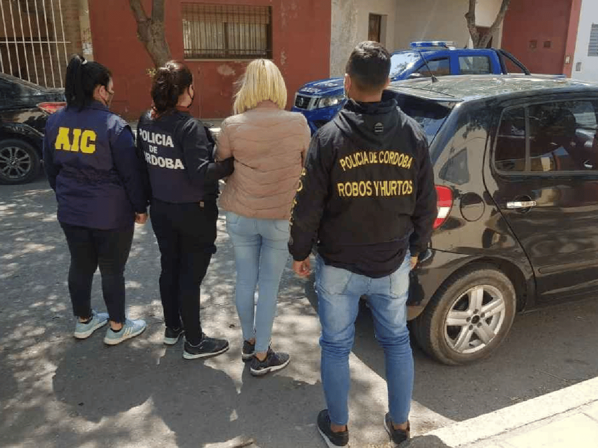 Roba con inhibidor de  alarmas en San Jorge y  la detienen en Córdoba