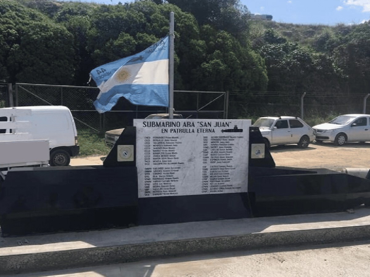 ARA San Juan: inauguraron un memorial para los tripulantes