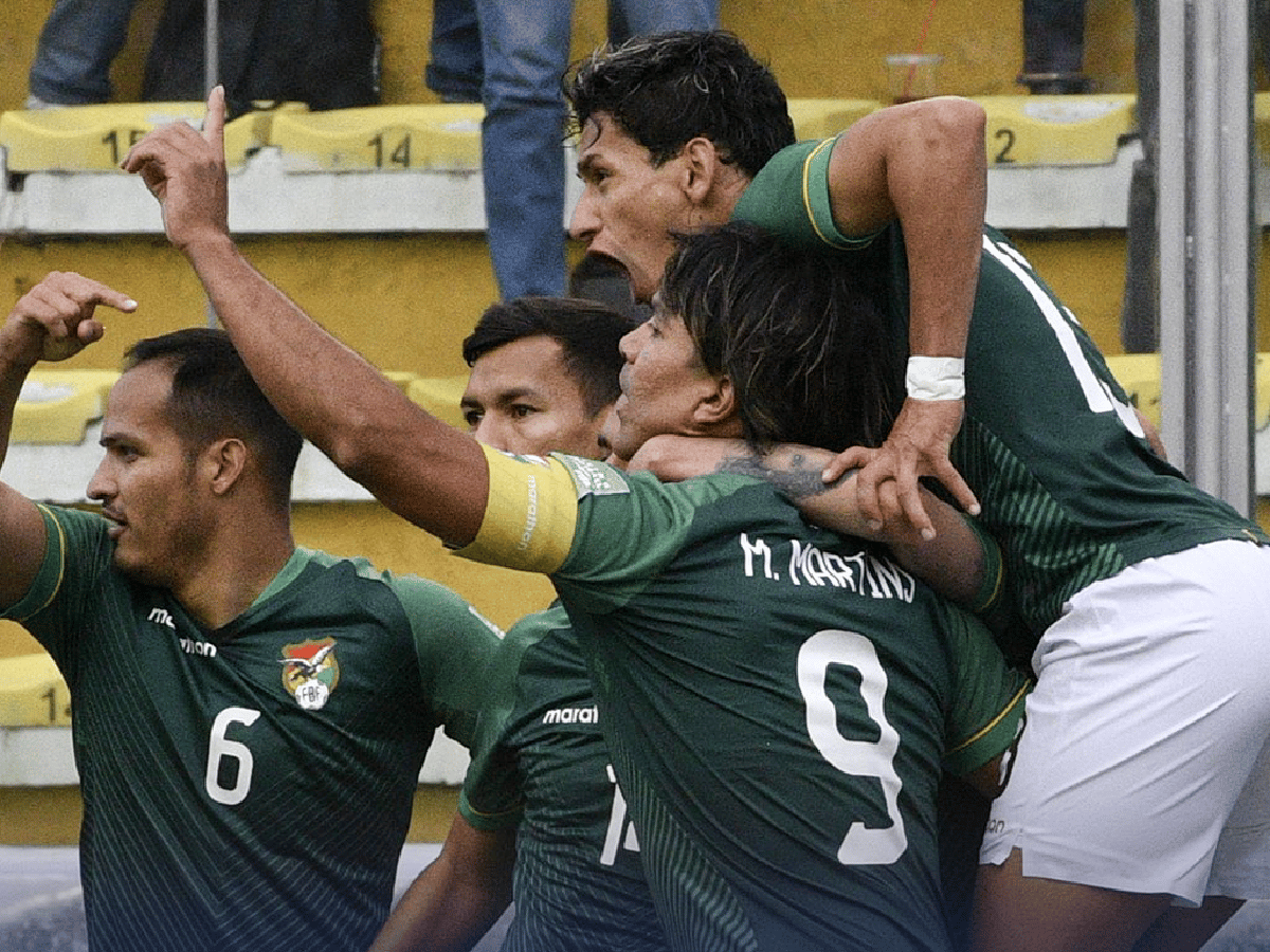 Bolivia goleó a Uruguay y le puso picante a la clasificación
