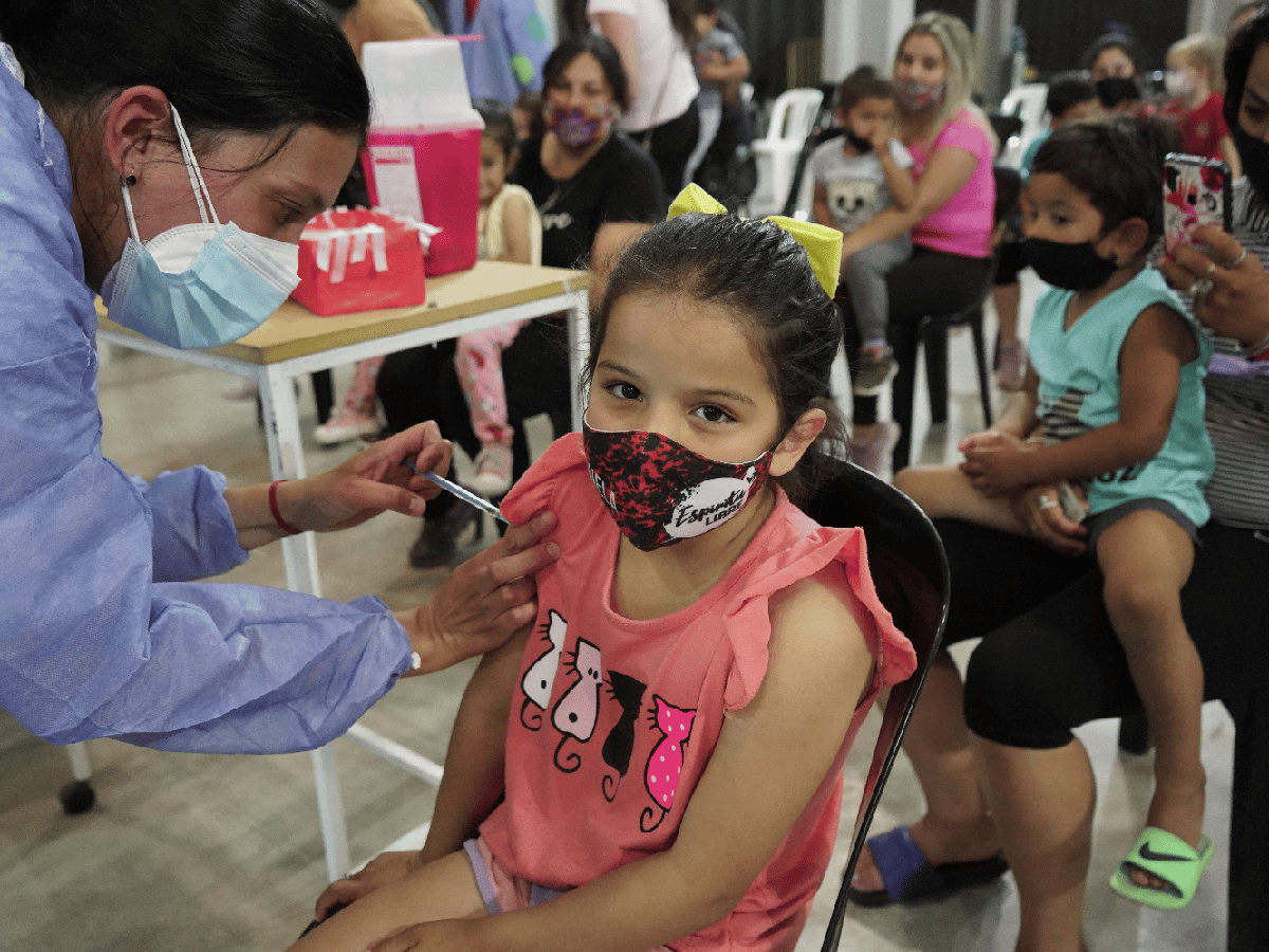  Vacunación covid: colocarán  segundas dosis a 2.500 menores 