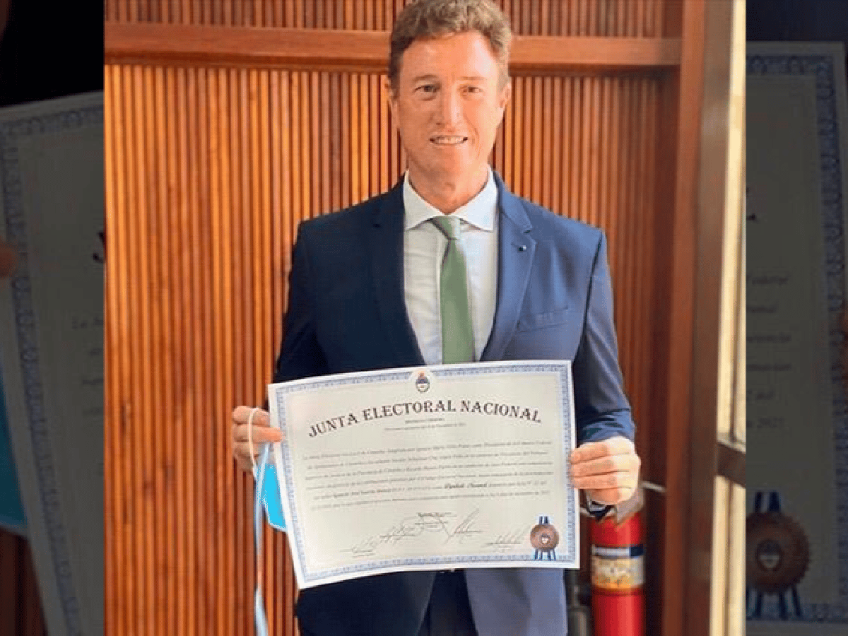 García Aresca recibió su diploma de diputado nacional electo