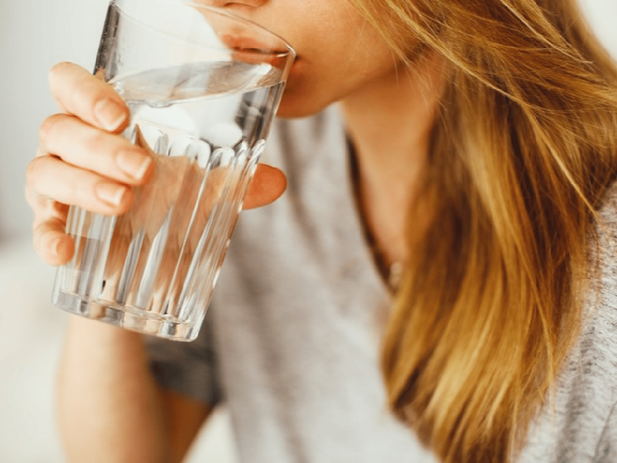 El agua, la mejor bebida para una buena hidratación 