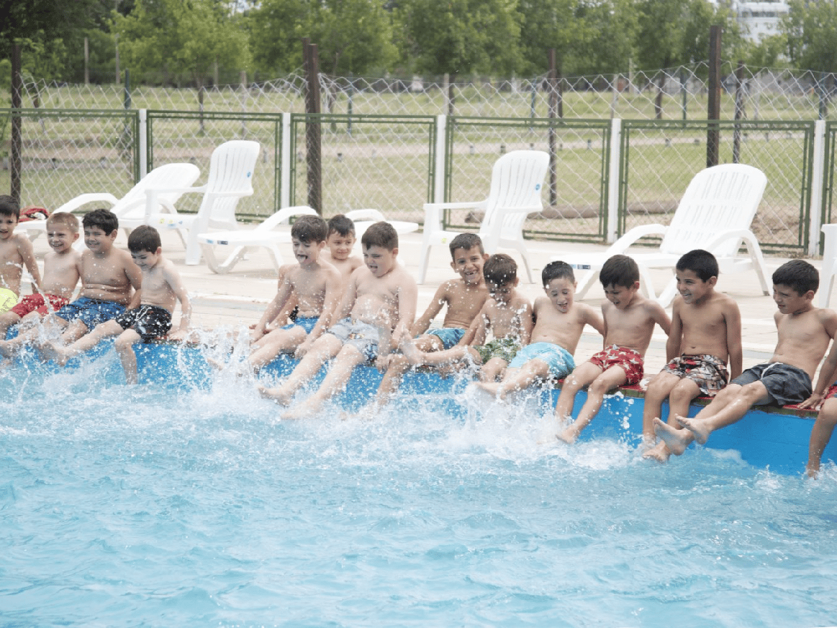 Arroyito: más de 250 niños disfrutan del verano en la escuela municipal        