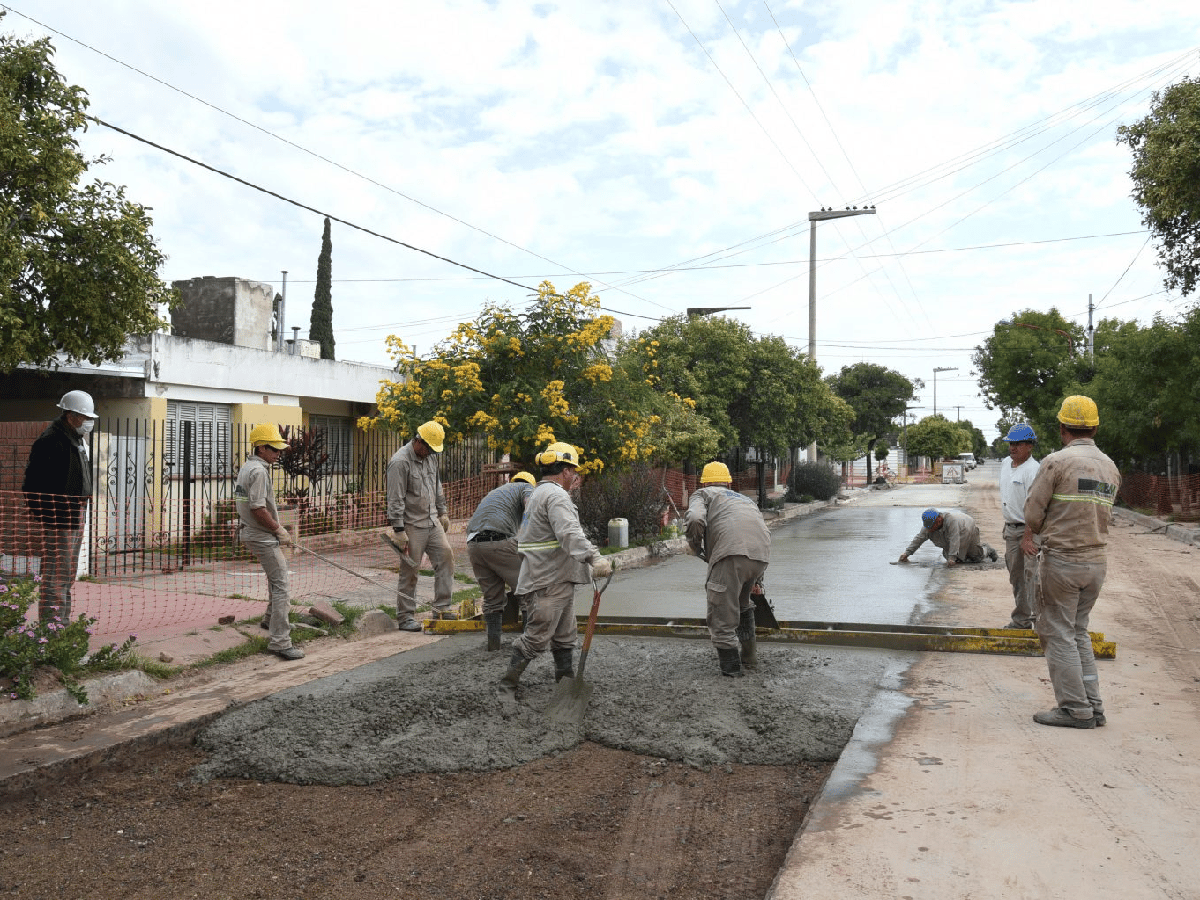 Arroyito: la obra de desagües de calle Mitre ya lleva 250 metros        