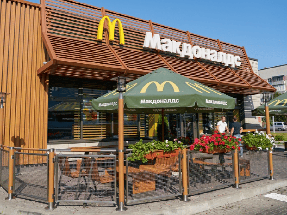McDonald's cerrará temporalmente sus 850 locales en Rusia por el "sufrimiento humano" en Ucrania