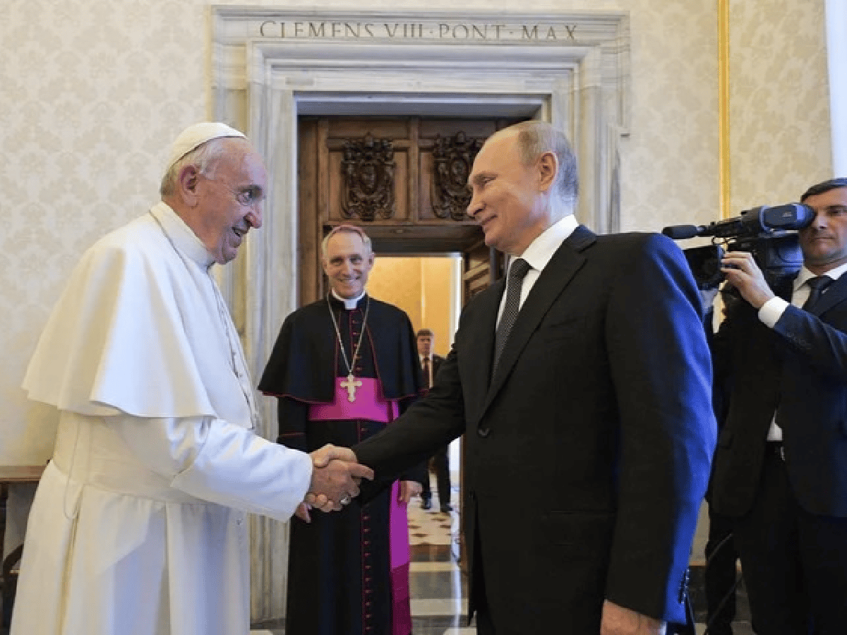 Francisco explicó su silencio sobre Putin: "Un papa nunca nombra a un jefe de Estado"