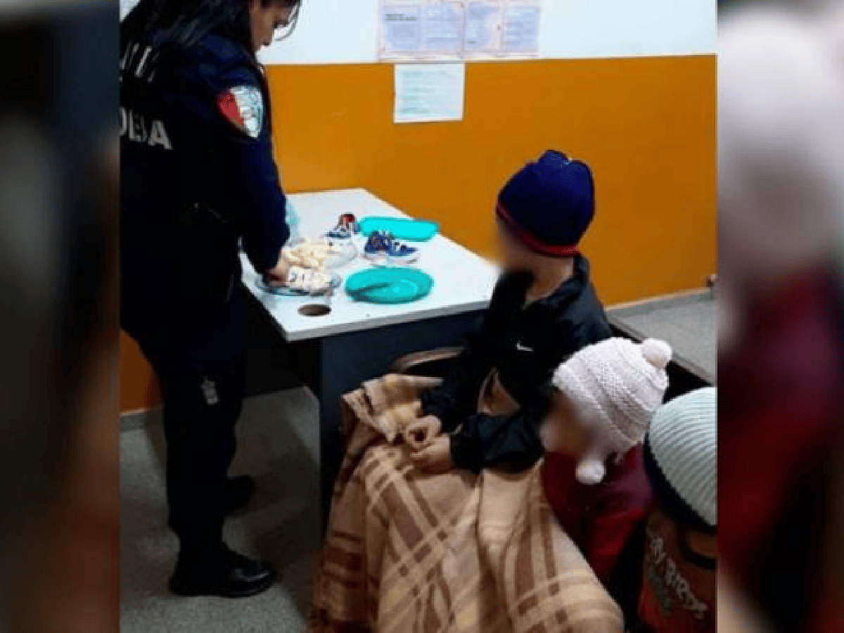 Córdoba: rescatan a tres hermanitos que deambulaban descalzos y desabrigados en la madrugada