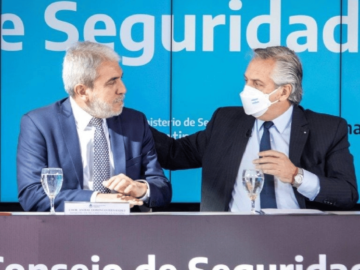 Aníbal Fernández volvió a defender al Presidente: "No lo van a apretar con declaraciones estúpidas"