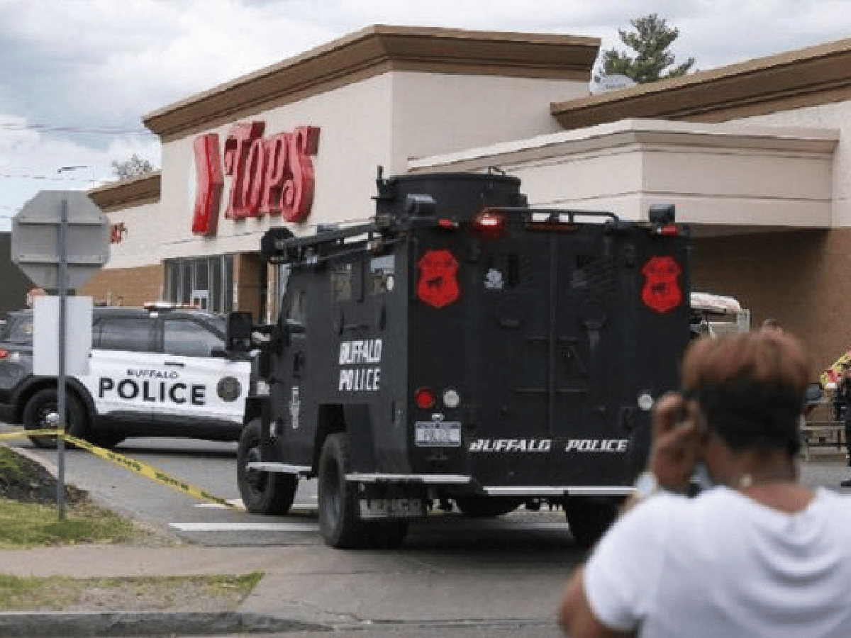 Al menos 10 muertos tras un tiroteo en un supermercado de EEUU
