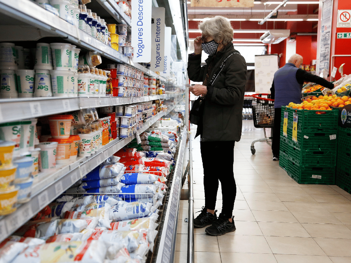 El consumo de los argentinos vuelve a caer por segundo mes consecutivo