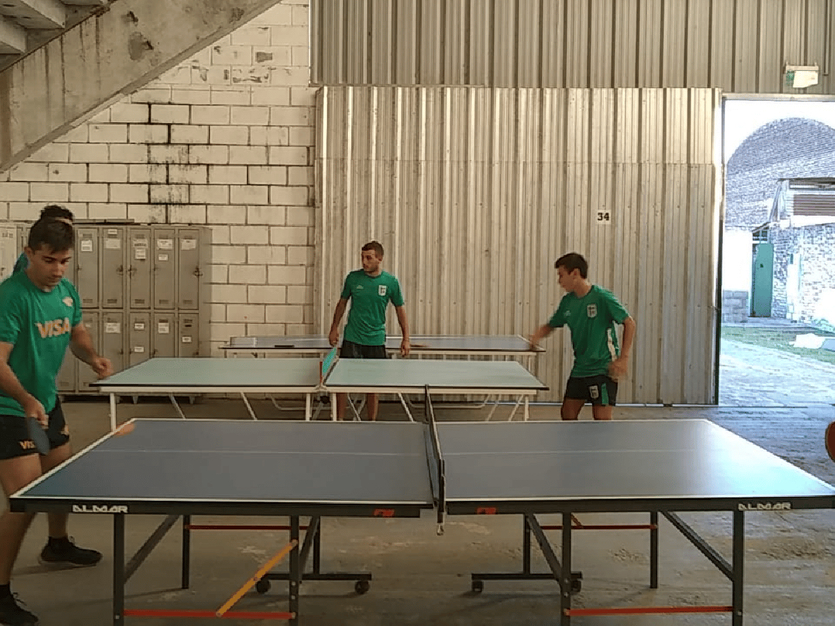 Sportivo organiza un torneo de tenis de mesa
