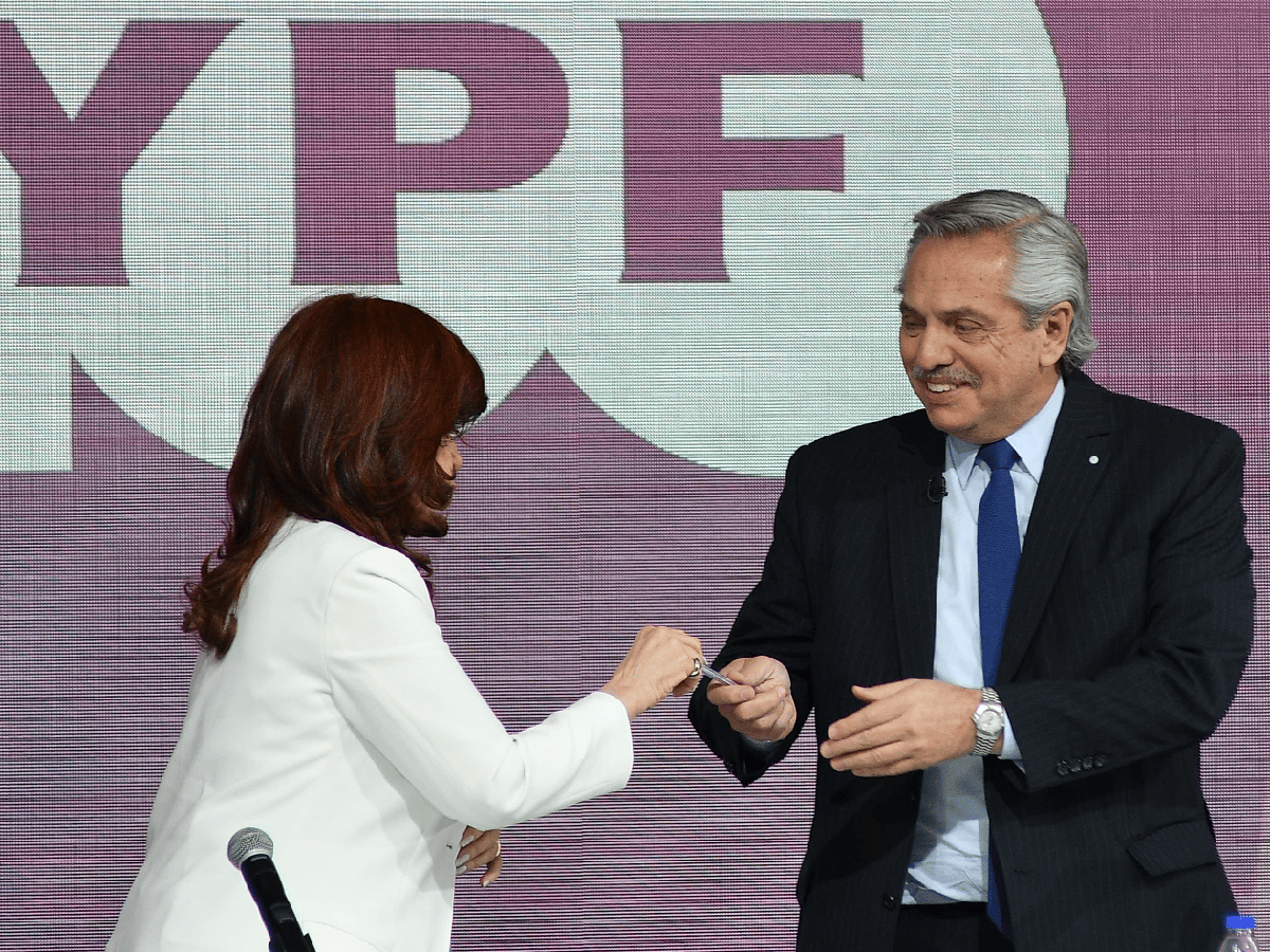 Cristina Kirchner a Fernández: "Te pido que uses la lapicera con los que tienen que darle cosas al país"