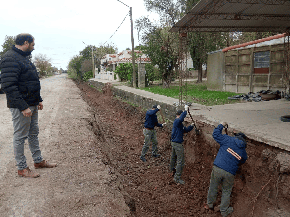 Ramona: iniciaron las obras para el revestimiento del canal perimetral urbano