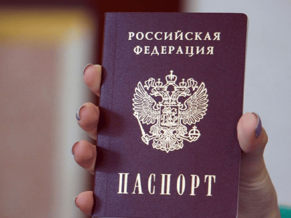 Ucrania: Rusia expide los primeros pasaportes en tierras ocupadas