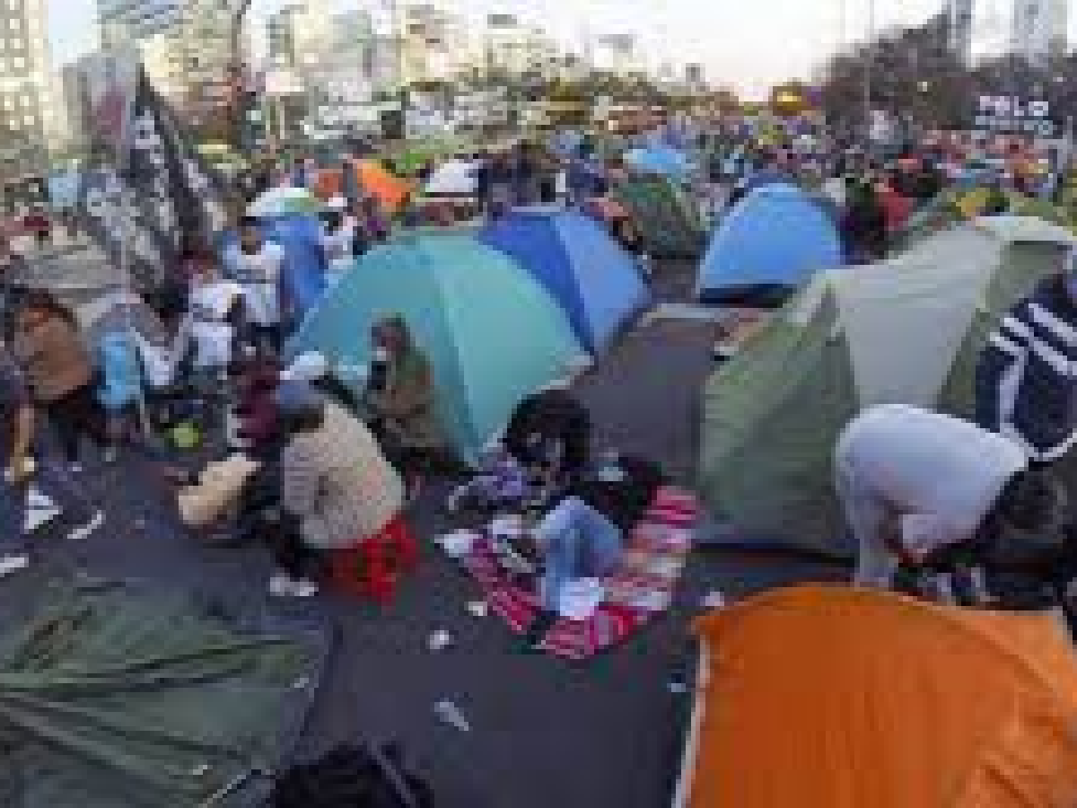 Caos en el centro porteño: piqueteros decidieron acampar frente al Ministerio de Desarrollo Social