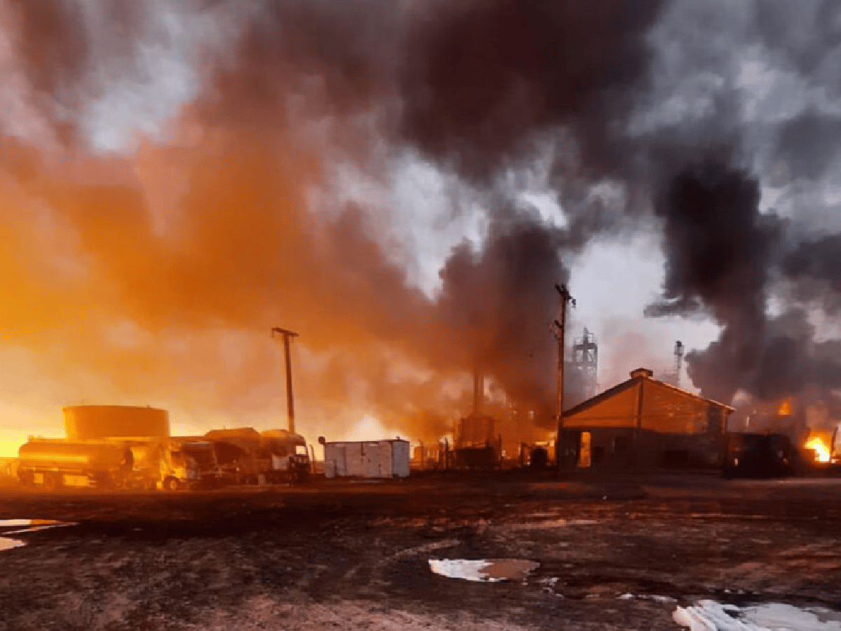 El momento de la explosión de una refinería en Nequén que causó tres muertos 