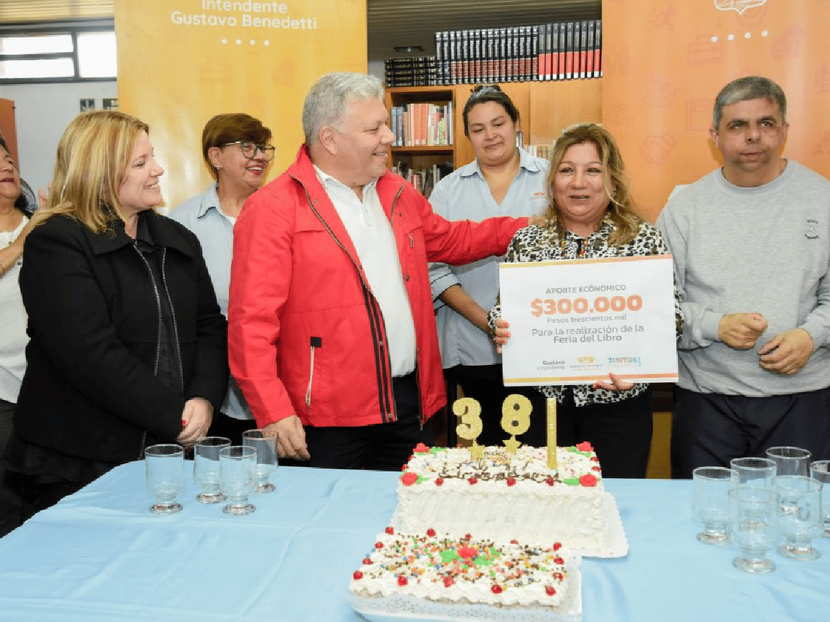 Arroyito: el municipio dio un  subsidio $300 mil a la  biblioteca  para la organización de la Feria del Libro    