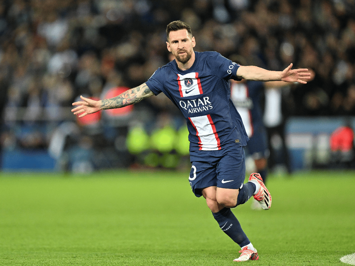 Con un golazo de Messi, el PSG recuperó la cima