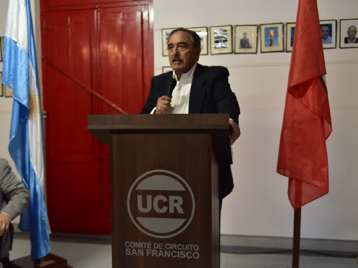 Carlos Becerra: “No hay heredero de Raúl Alfonsín en la UCR”