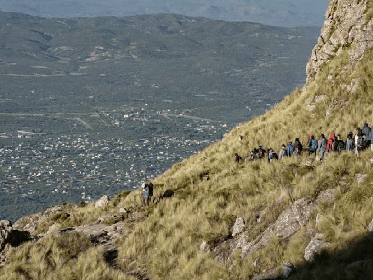 Murió un turista mientras ascendía el cerro Uritorco en Capilla del Monte
