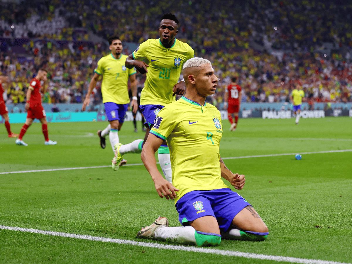 Brasil tuvo un estreno con victoria