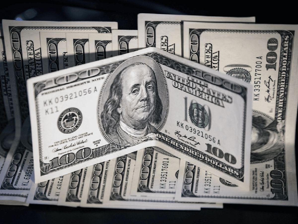 El dólar blue cotizó estable y cerró en $ 312