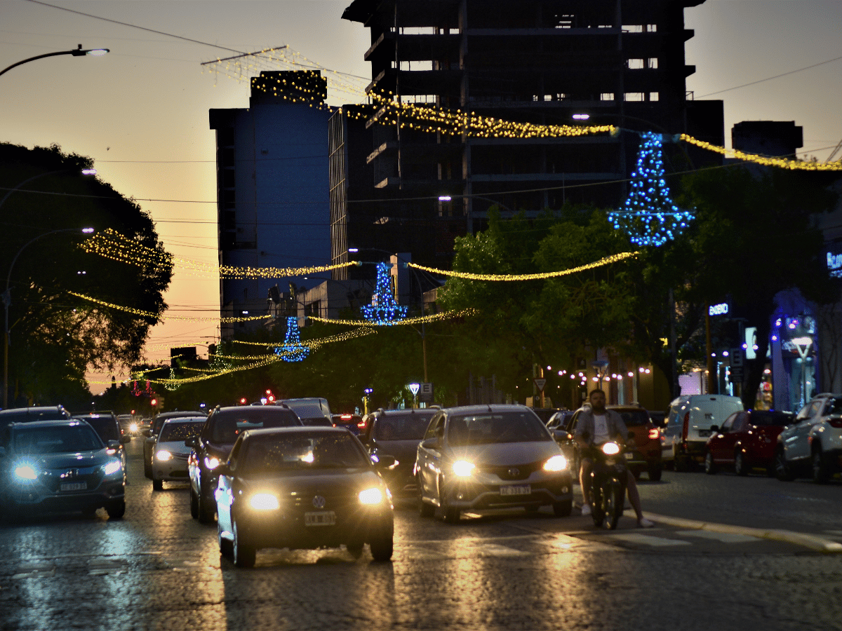 Las luces y árbol trajeron el espíritu navideño al centro      