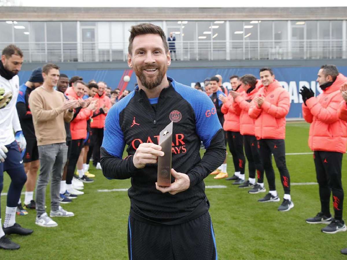 Pasillo de campeón y aplausos para Messi en su regreso al PSG