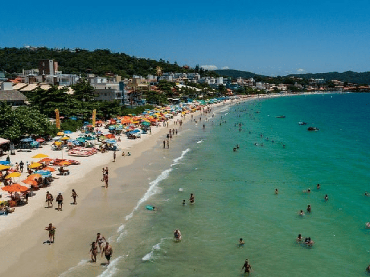 Detectaron la causa del brote de gastroenteritis en playas de Florianópolis